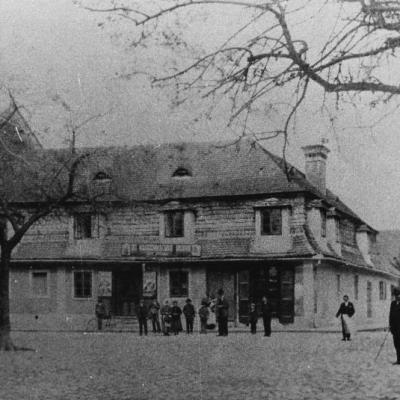 Zgrada U Mansard Baroknom Stilu Zivinska Pijaca Gradena Polovinom Xviii Veka Izgorela 1907. Ias F 43 Inv. 741