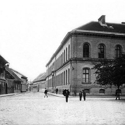 Gimnazija Oko 1910 Podignuta 1886. Drugi Sprat Podignur 1939. Ias F 43 Inv. 3067